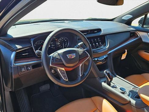 New 2025 Cadillac XT5 Premium Luxury w/ LPO, Bronce Accent Package image 3