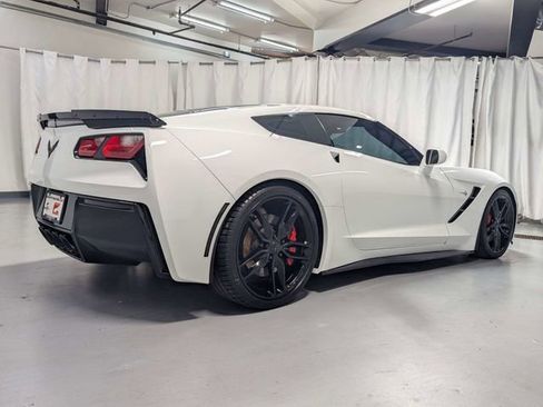 Used 2017 Chevrolet Corvette Stingray Coupe image 3