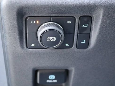 Used 2025 Ford Expedition Active AWD/4WD image 31