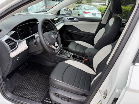 New 2025 Volkswagen Taos SEL image 9