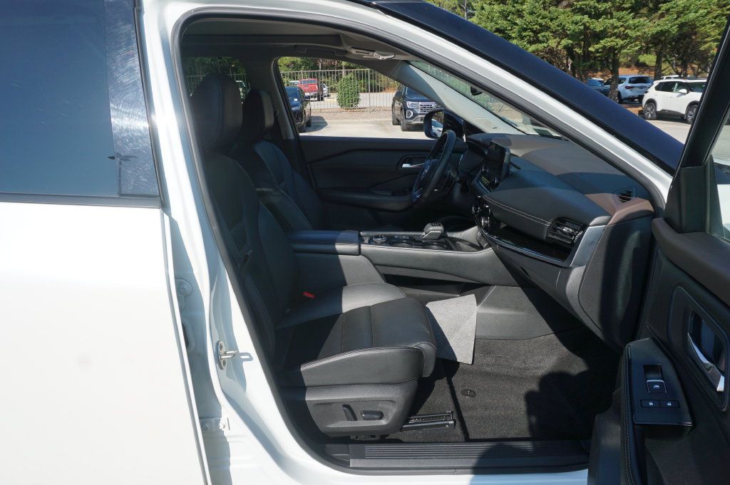 Used 2023 Nissan Rogue SL w/ SL Premium Package AWD/4WD image 17