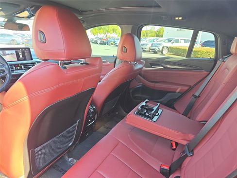 Certified 2024 BMW X4 M40i w/ Premium Package image 10