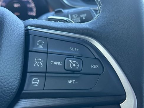 New 2025 Jeep Grand Cherokee Laredo image 10