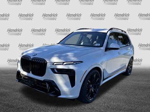 Used 2026 BMW X7 xDrive40i w/ M Sport Package AWD/4WD image 5
