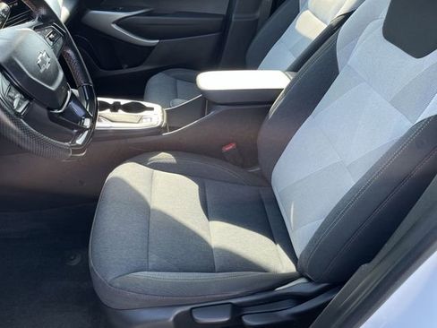 Used 2024 Chevrolet Trax RS FWD image 14