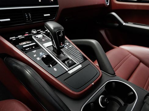 Certified 2022 Porsche Cayenne GTS AWD/4WD image 24