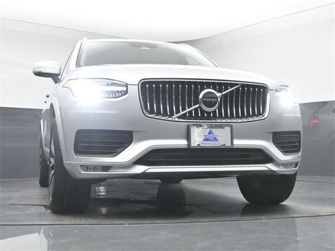 Used 2022 Volvo XC90 T6 Momentum w/ Climate Package image 39