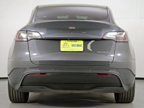 Used 2020 Tesla Model Y Long Range image 11