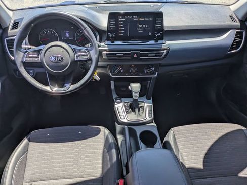 Used 2021 Kia Seltos S FWD image 17