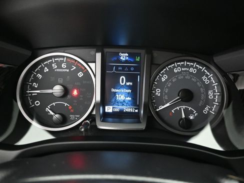 Used 2023 Toyota Tacoma TRD Sport image 12