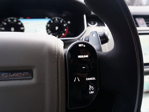 Used 2019 Land Rover Range Rover Sport HST image 37