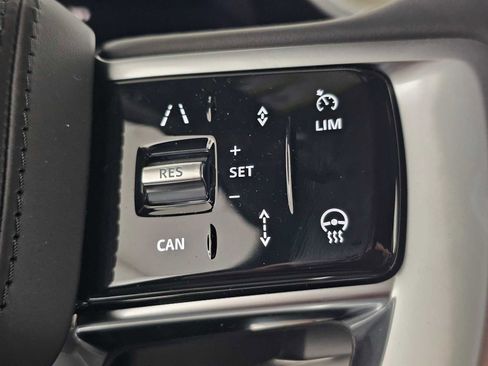 New 2025 Land Rover Range Rover SE image 27