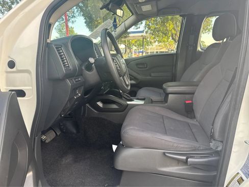 Used 2024 Nissan Frontier S w/ Technology Package RWD image 9