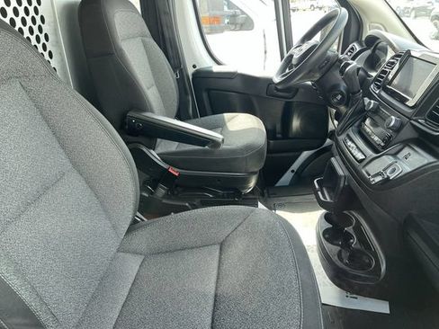 Used 2025 RAM ProMaster 2500 w/ Safety Group FWD image 10