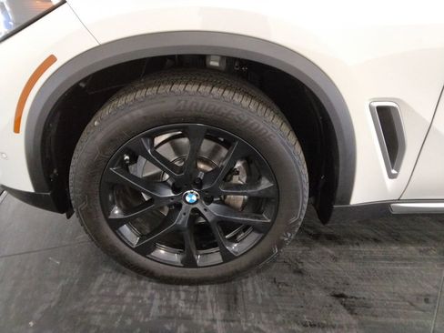 Used 2022 BMW X5 xDrive40i w/ Executive Package image 40