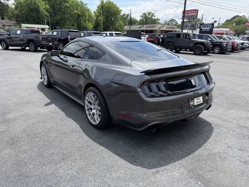 Used 2016 Ford Mustang GT RWD image 3