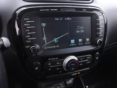 Used 2017 Kia Soul ! w/ Tech Package image 8