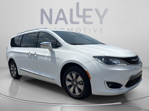 Used 2019 Chrysler Pacifica Limited w/ Advanced Safetytec Group FWD image 10