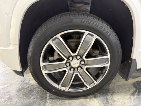 Used 2018 GMC Acadia Denali w/ Technology Package AWD/4WD image 29