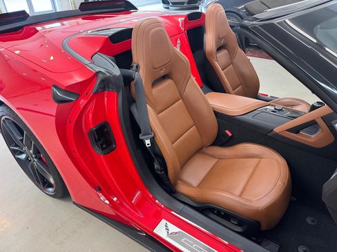 Used 2019 Chevrolet Corvette Stingray Convertible w/ 2LT Preferred Equipment Group RWD image 12