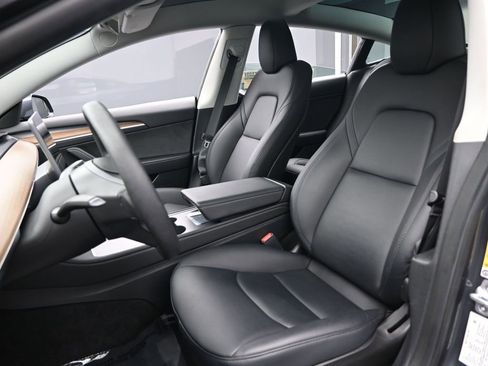 Used 2023 Tesla Model 3 Standard Range image 25