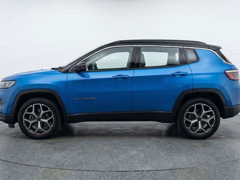 Used 2025 Jeep Compass Limited image 5
