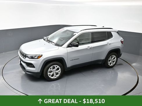 Used 2024 Jeep Compass Latitude image 46