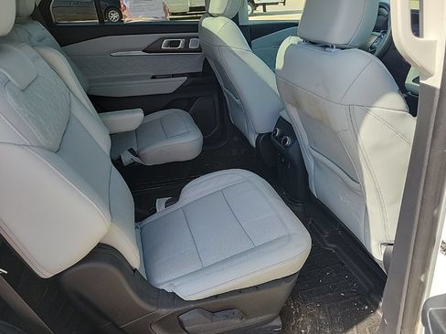 Used 2025 Ford Explorer Platinum w/ Ultimate Package AWD/4WD image 13