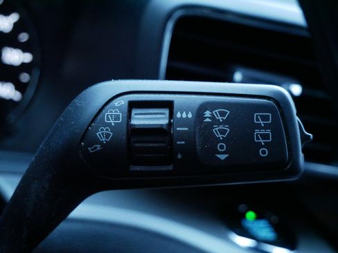 Used 2020 Ford Explorer XLT w/ Equipment Group 202A image 17