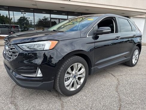 Used 2020 Ford Edge Titanium w/ Equipment Group 301A AWD/4WD image 8