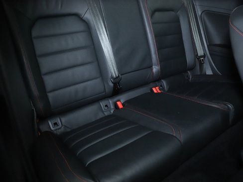 Used 2015 Volkswagen GTI SE image 30