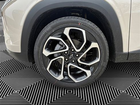 New 2026 Chevrolet Trax RS w/ Sunroof Package image 9