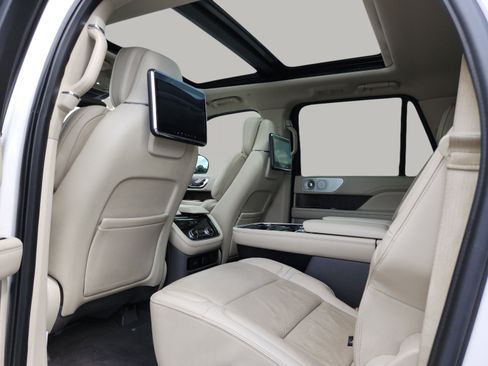 Used 2019 Lincoln Navigator L Reserve AWD/4WD image 20