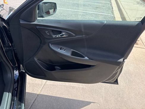 Used 2021 Chevrolet Malibu LS FWD image 15