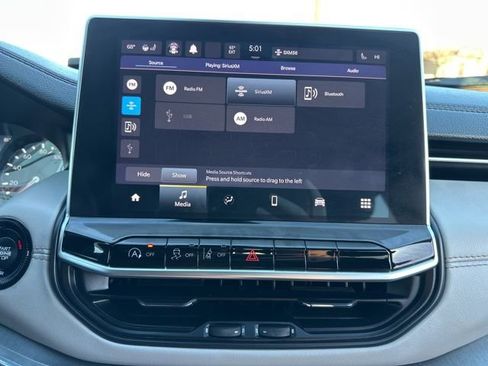 Certified 2022 Jeep Compass Limited image 33