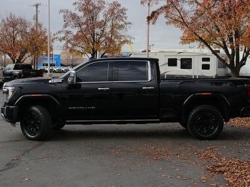 Used 2024 GMC Sierra 2500 Denali w/ Denali Reserve Package image 3