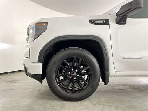 Used 2026 GMC Sierra 1500 Elevation image 33