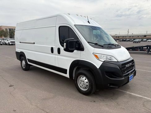 Used 2023 RAM ProMaster 2500 FWD image 2