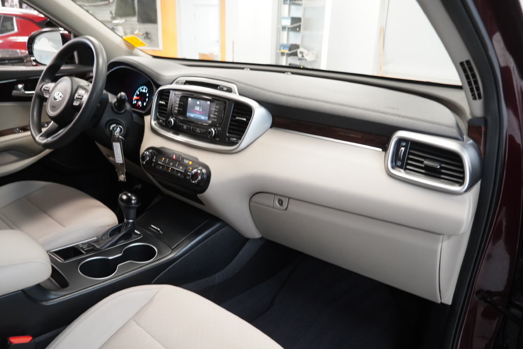 Used 2018 Kia Sorento LX AWD/4WD image 39