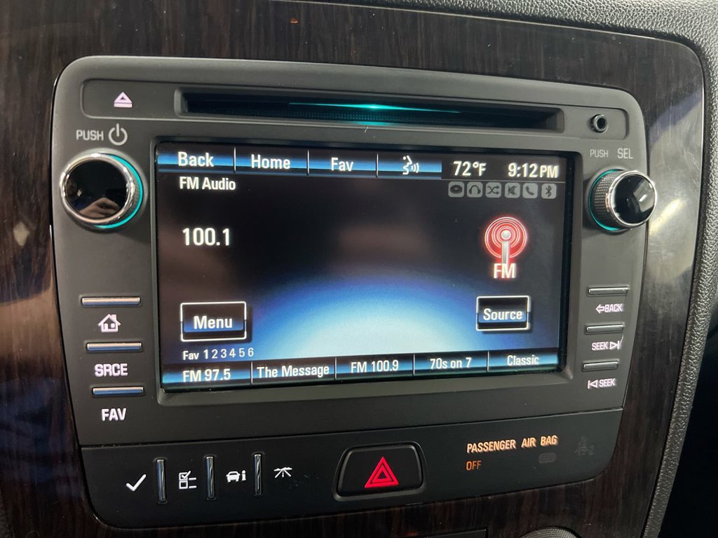 Used 2017 Chevrolet Traverse LT w/ Style and Technology Package FWD image 14