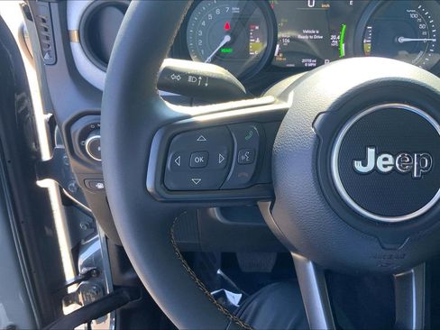 Used 2024 Jeep Wrangler Unlimited AWD/4WD image 23