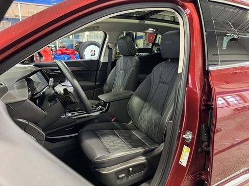 Used 2023 Buick Envision Avenir image 27