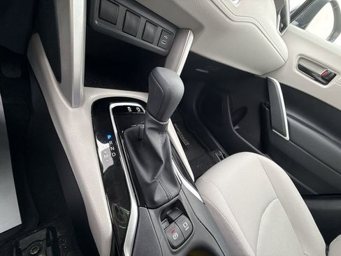 Used 2025 Toyota Corolla Cross L image 22