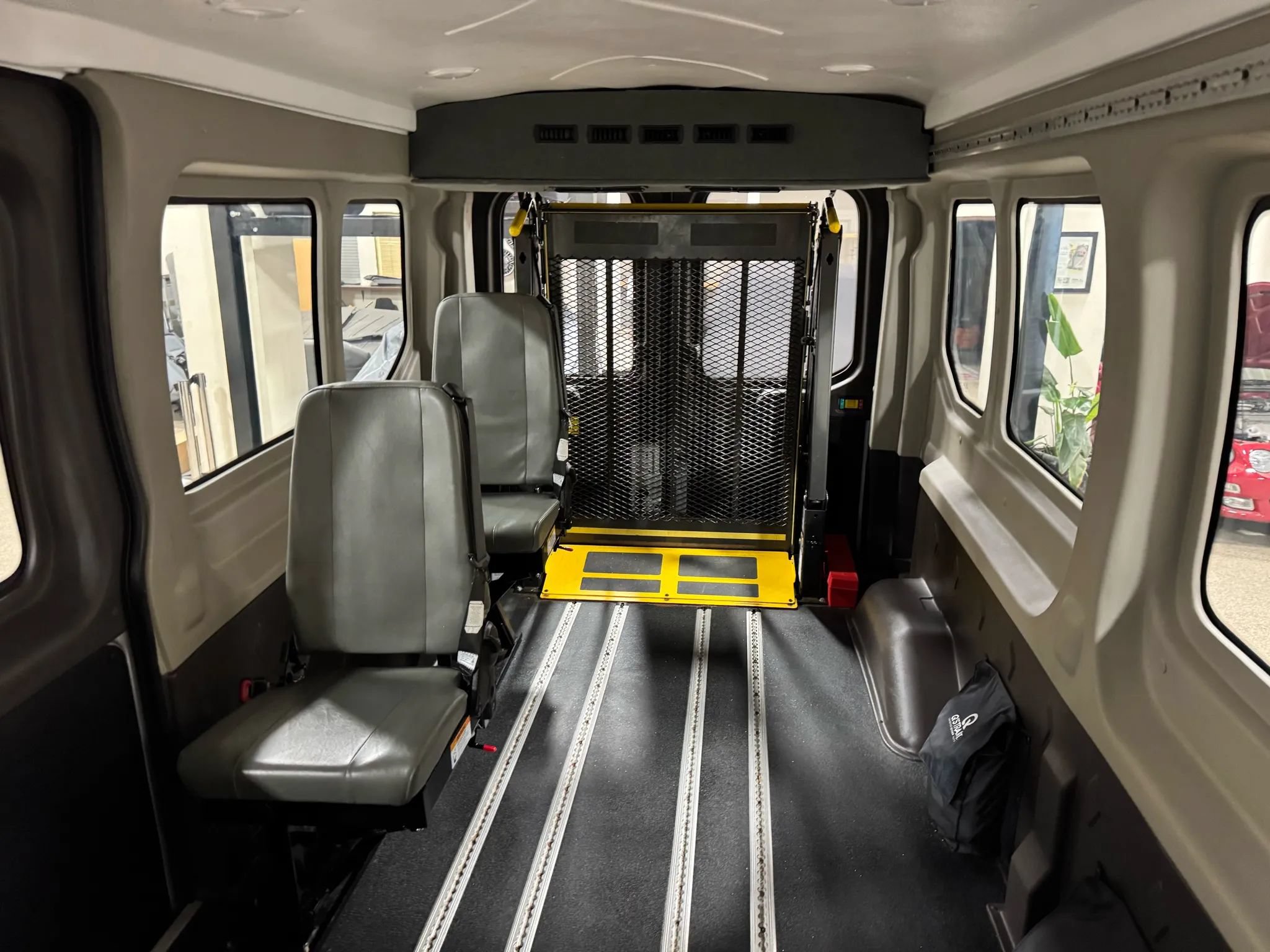 Used 2019 Ford Transit 250 148 Medium Roof RWD image 37