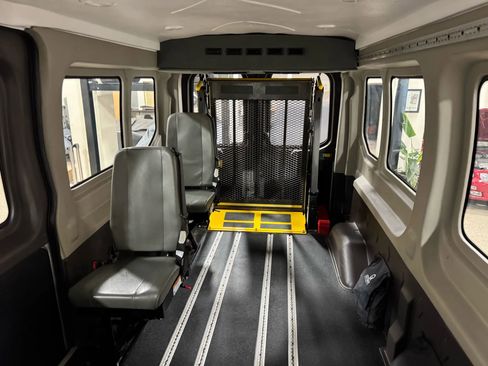 Used 2019 Ford Transit 250 148 Medium Roof image 37