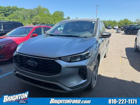 Used 2023 Ford Escape ST-Line w/ Tech Pack #1 AWD/4WD image 3