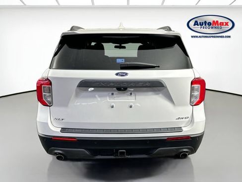 Used 2023 Ford Explorer XLT w/ Equipment Group 202A AWD/4WD image 8