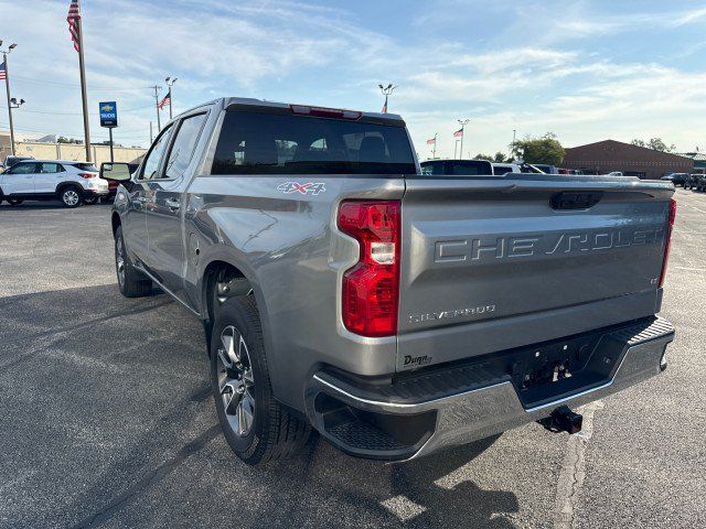 Used 2024 Chevrolet Silverado 1500 LT AWD/4WD image 6