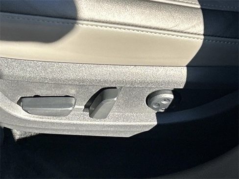 Used 2025 INFINITI QX50 Luxe image 17