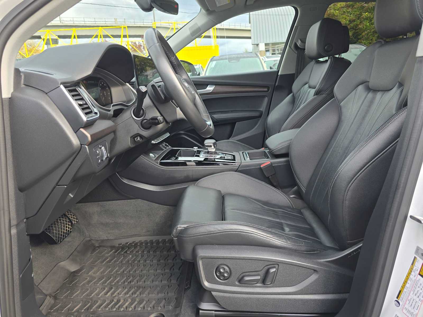 Used 2022 Audi Q5 e Premium Plus AWD/4WD image 19